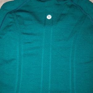 lululemon athletica Tops - Lululemon Run Swiftly Long Sleeve size 4 lululemon athletica Tops - Lululemon Run Swiftly Long Sleeve size 4